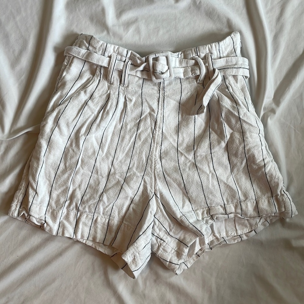 Abercrombie & Fitch high-wasted paper bag shorts